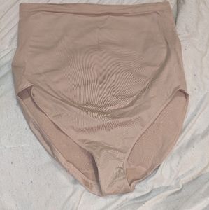 Brand new lightly lined brief shapewear
